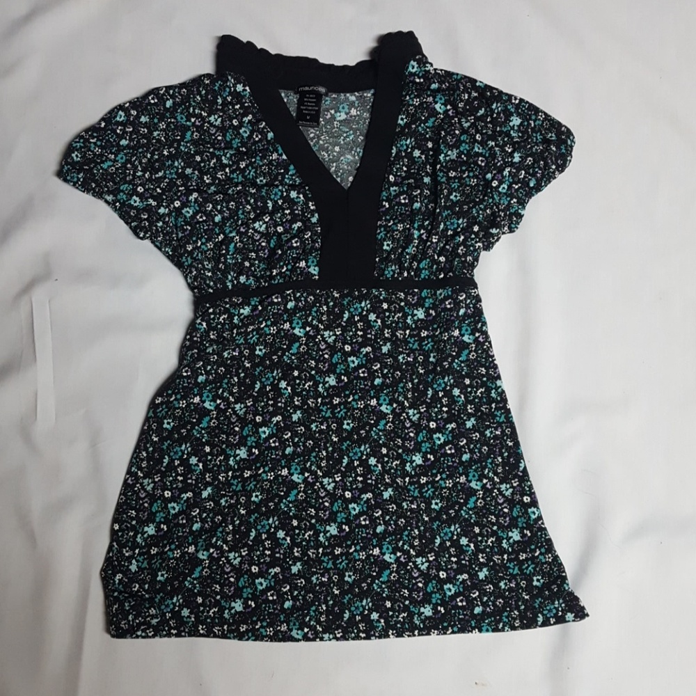 Maurices TShirt- M